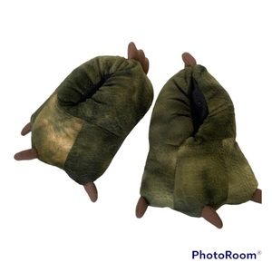 Brand new Bought in Europe Dino feet sleepers
